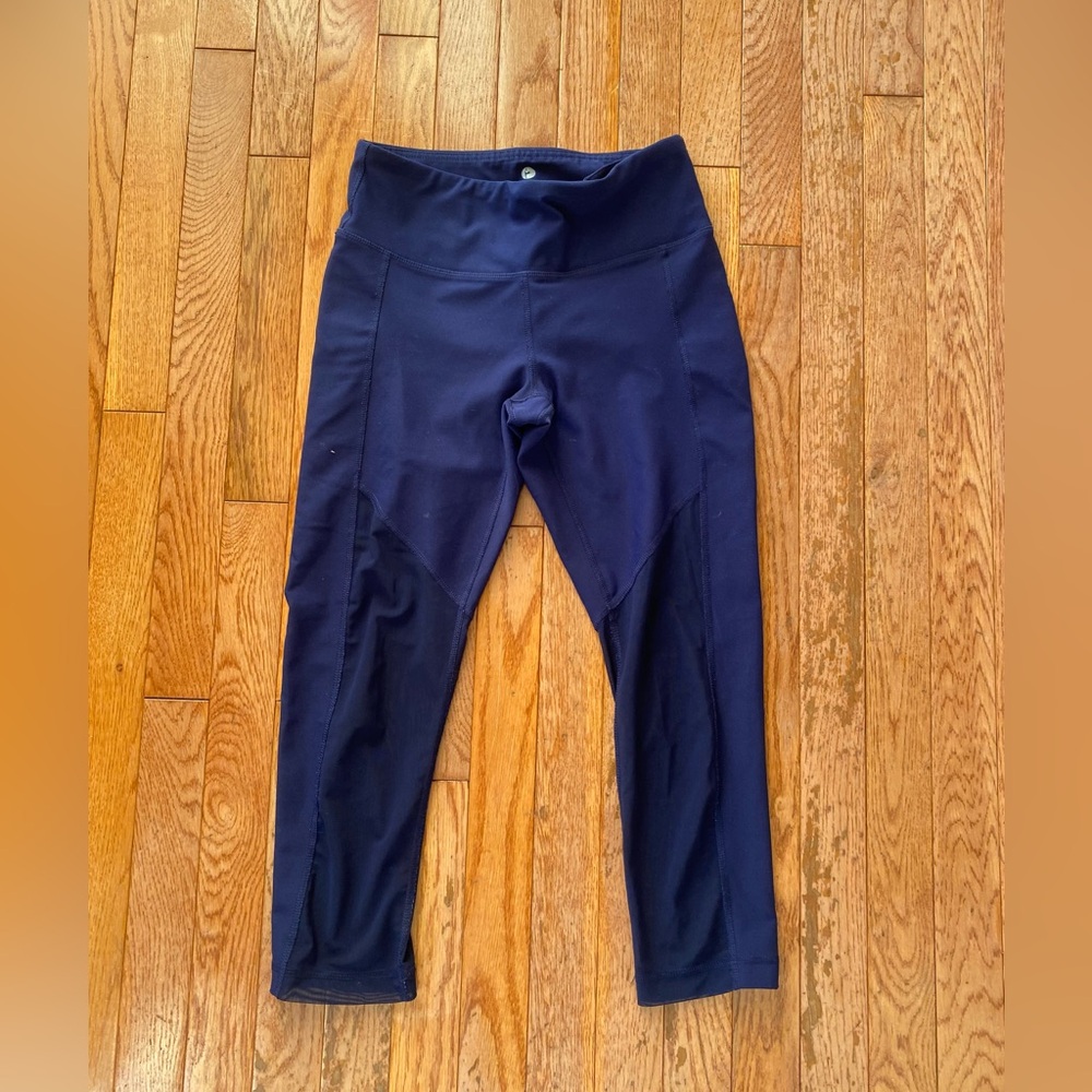 navy blue athletic capri leggings
